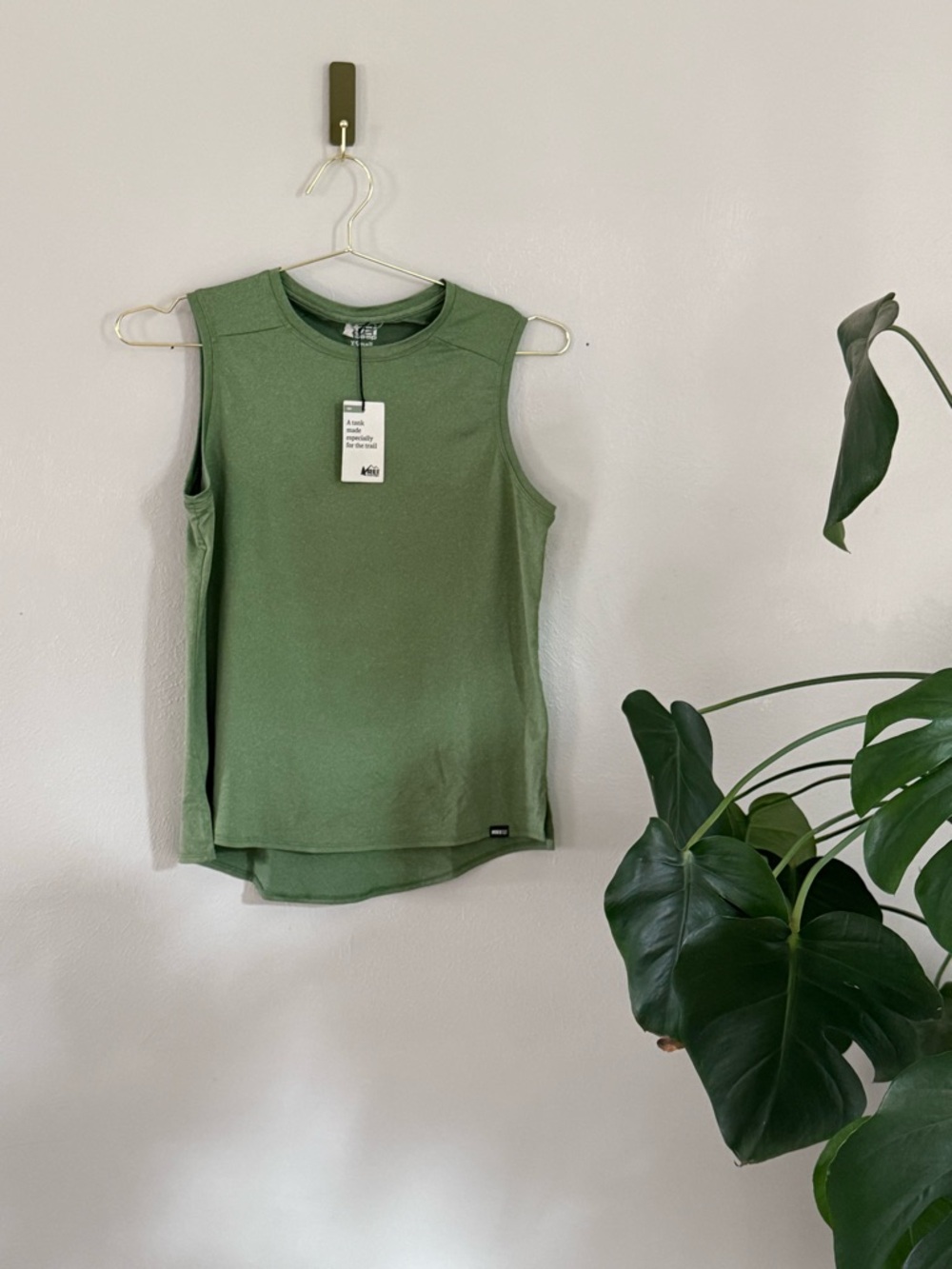 💖3 for $25 bundle💖 REI Olive Green Muscle Tank Top